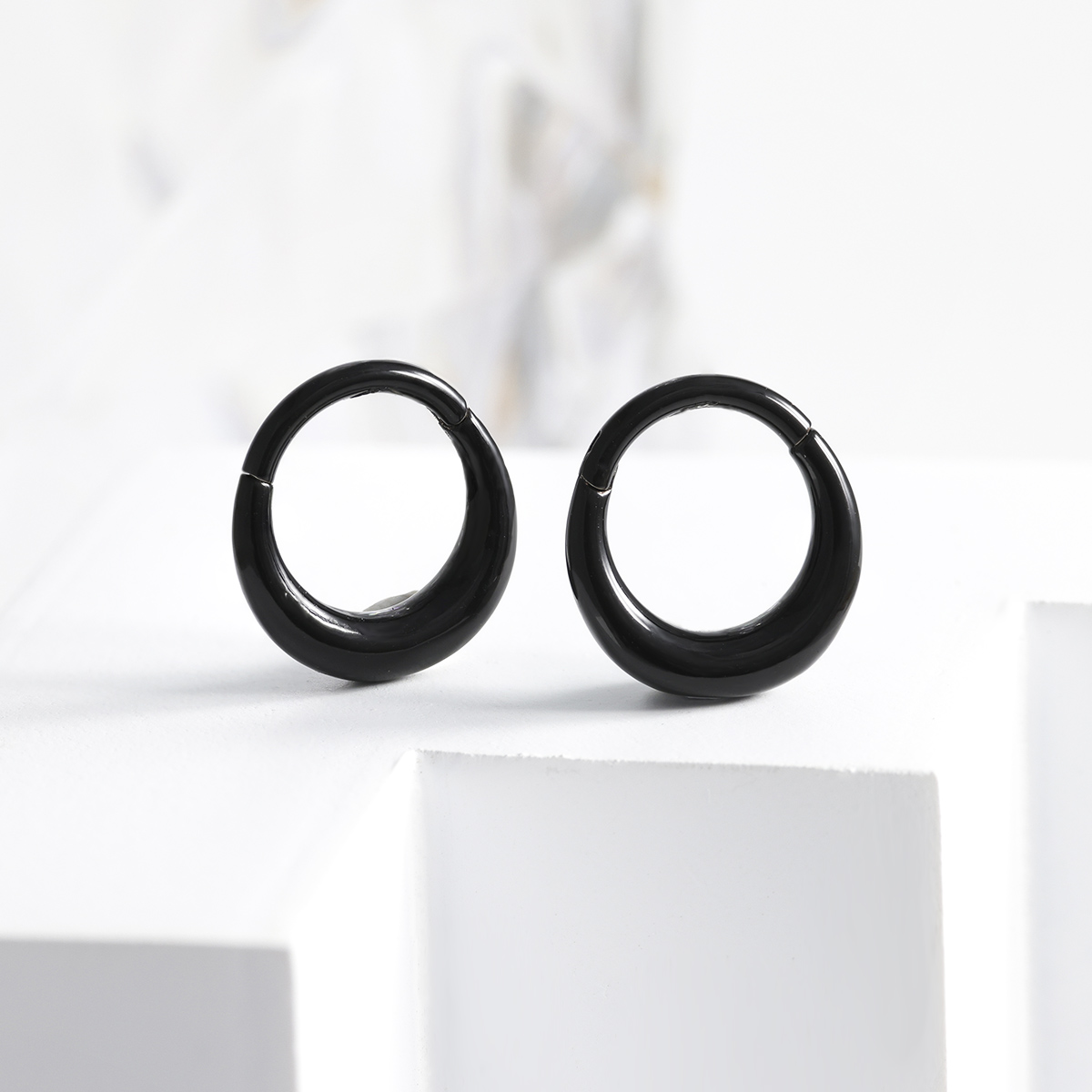 ステンレス製のヒンジ付きフープノーズリング、シームレスな軟骨 - Clicker Ring Seamless のレビューと価格