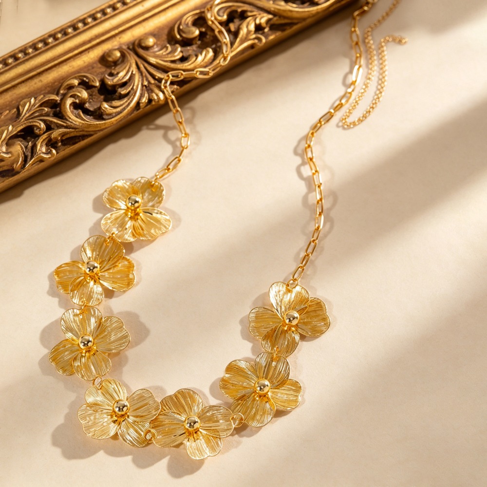 ボヘミアンスイートゴールドカラーメタルフラワースプライスウエ - Body Jewelry Charms のレビューと価格