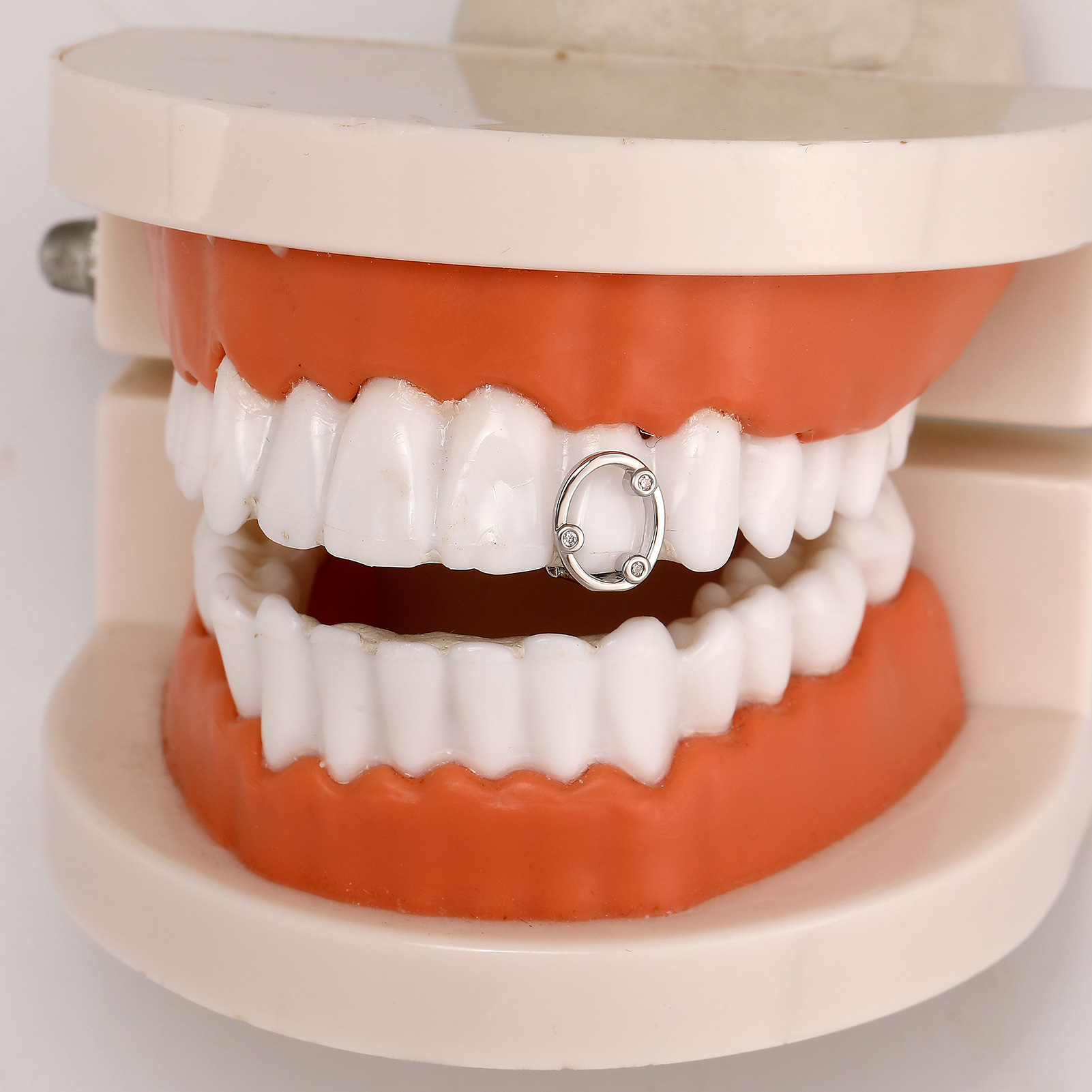 TOPGRILLZ ヴィンテージ クラシック シングル アイ - Body Jewelry Charms のレビューと価格